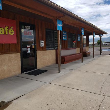 Butch Cassidy'S Hideout Motel Circleville Екстериор снимка