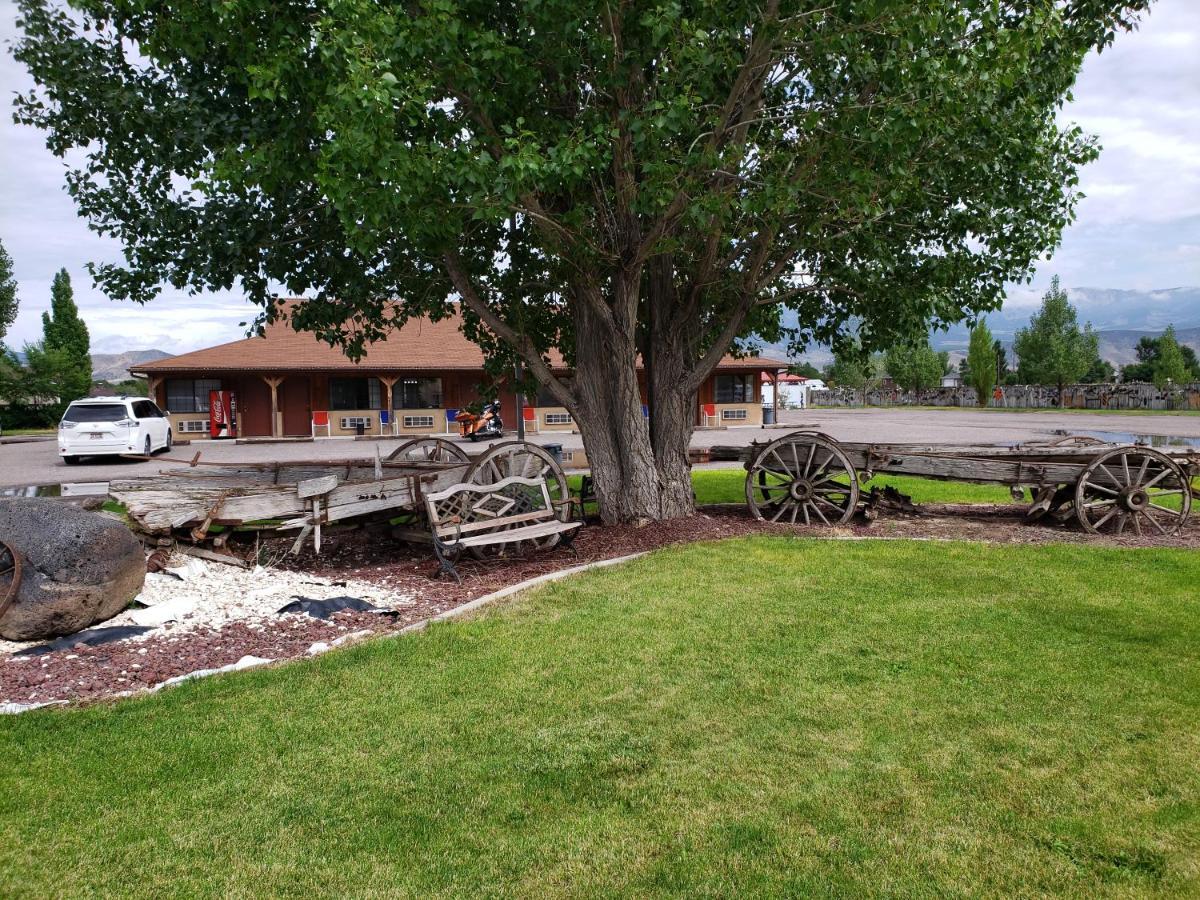Butch Cassidy'S Hideout Motel Circleville Екстериор снимка