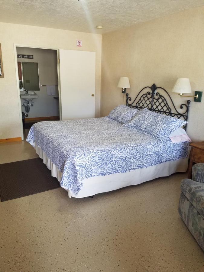 Butch Cassidy'S Hideout Motel Circleville Екстериор снимка