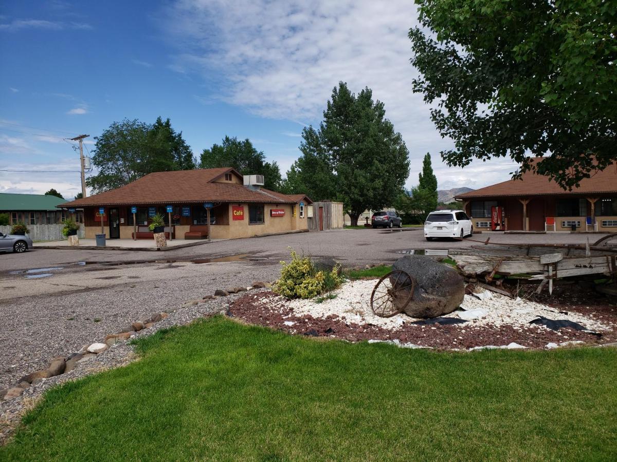 Butch Cassidy'S Hideout Motel Circleville Екстериор снимка